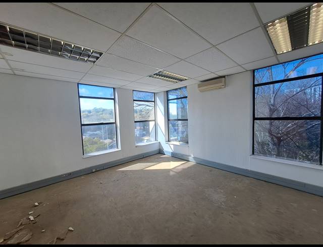 772M² OFFICE TO LET IN CRAIGHALL